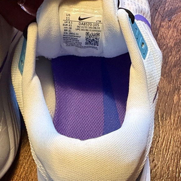 Nike White and Purple Running Shoes - Picture 4 of 8
